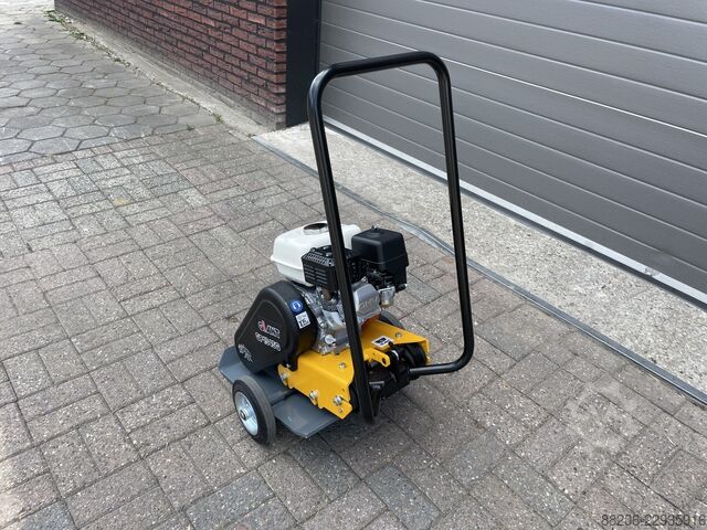 Giant GP1545G vibratory plate NEW PROMOTIONAL price GIANT GP1545G trilplaat NIEUW ACTIE prijs