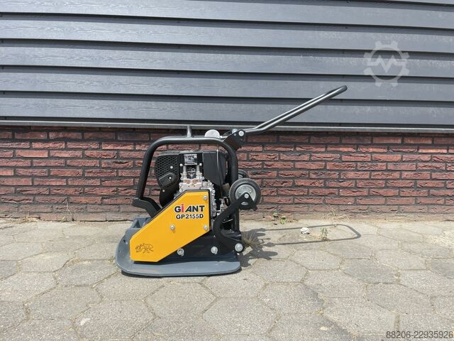 Giant GP2155D compaction plate NEW GIANT GP2155D trilplaat NIEUW