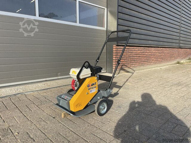 Giant GP1950G compaction plate NEW GIANT GP1950G trilplaat NIEUW