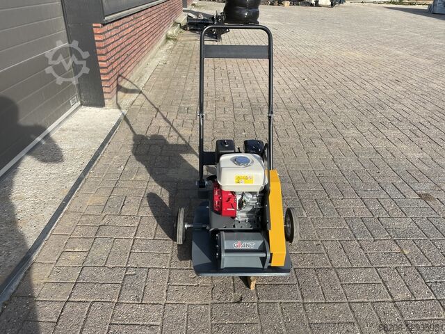 Giant GP1950G compaction plate NEW GIANT GP1950G trilplaat NIEUW