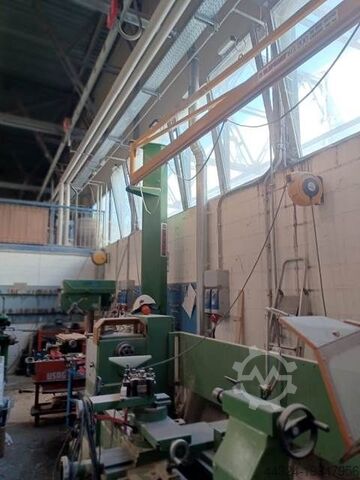 JIB CRANE ELEPHANT ELEPHANT 