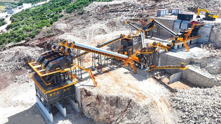 Crushing equipment FABO Fixed Crusher 500-600 TPH