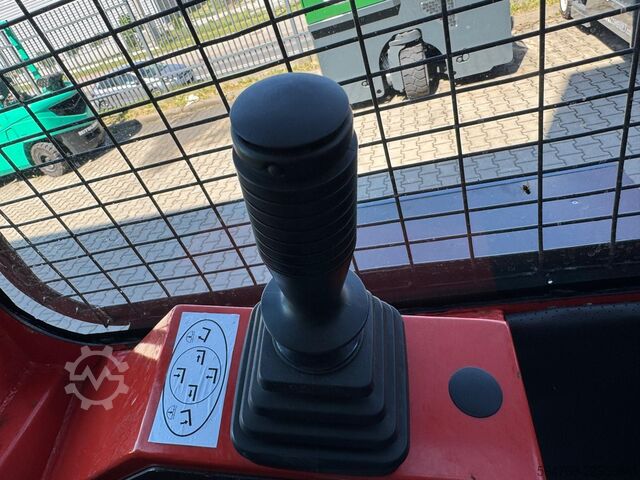 Side loader forklift Combilift C5000SL // Mast with free lift