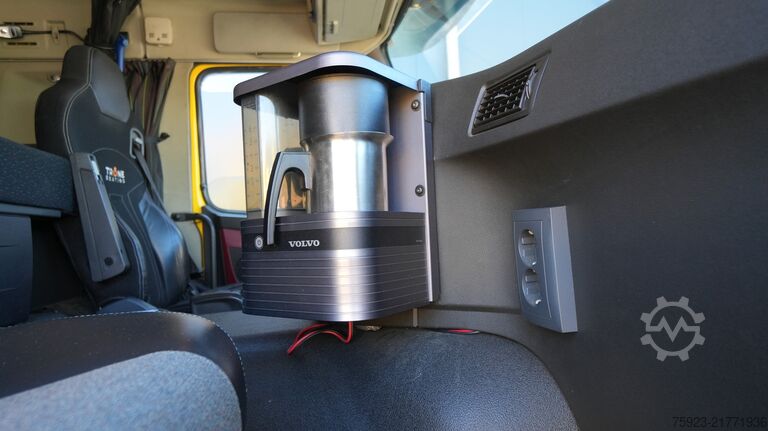 Standard-SZM Volvo FM 330 tractor unit