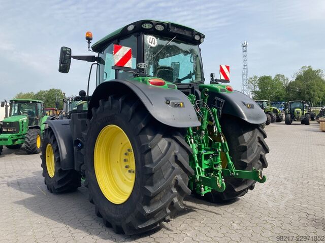 John Deere 6R215 John Deere 6R215
