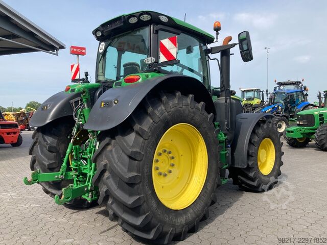 John Deere 6R215 John Deere 6R215
