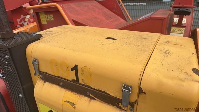 Shredder Dücker HM 200 Wood Chipper