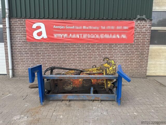 Hydraulic breaker  