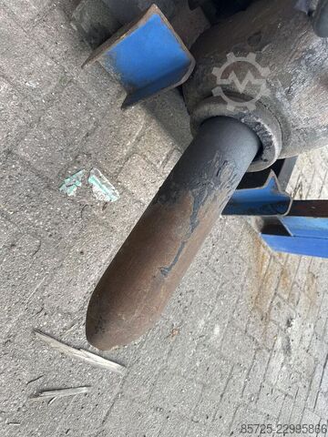 Hydraulic breaker  
