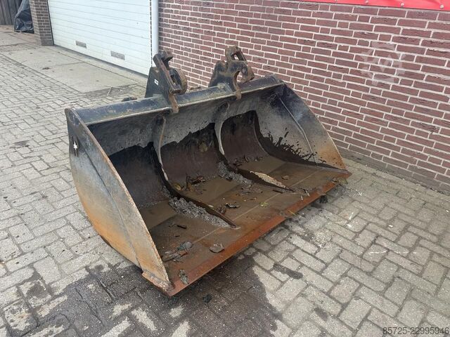 Slotenbak CW30 omkeerbaar - Gebruikt  Slotenbak CW30 omkeerbaar - Gebruikt