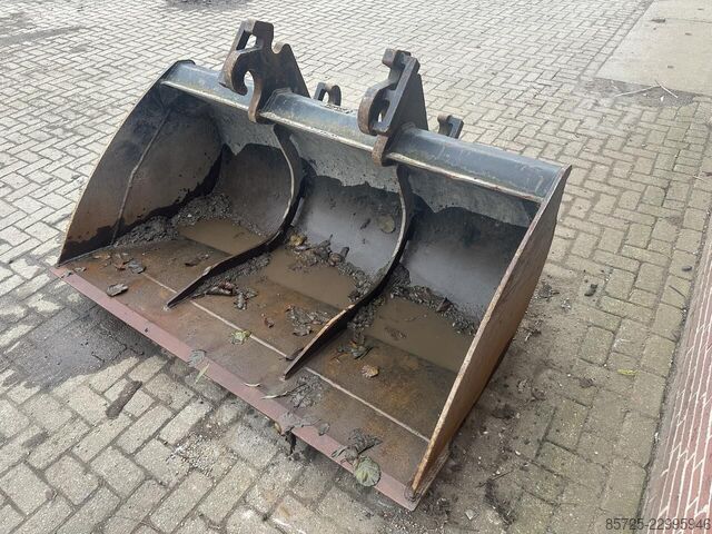 Slotenbak CW30 omkeerbaar - Gebruikt  Slotenbak CW30 omkeerbaar - Gebruikt