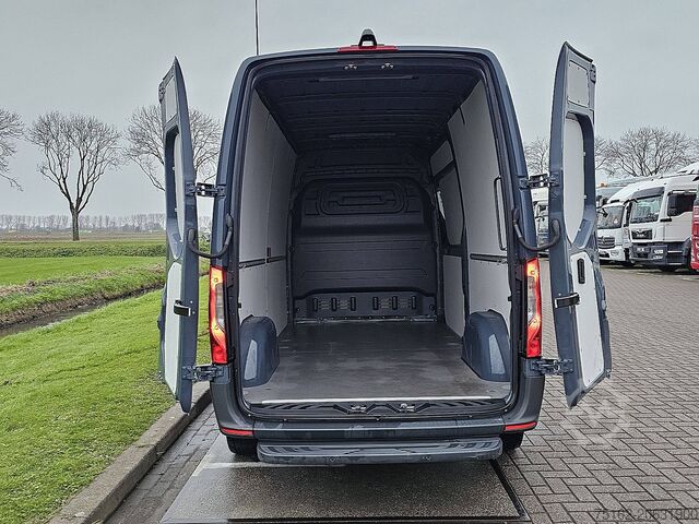 High-roof van MERCEDES-BENZ SPRINTER 315 L2H2 LED Navi