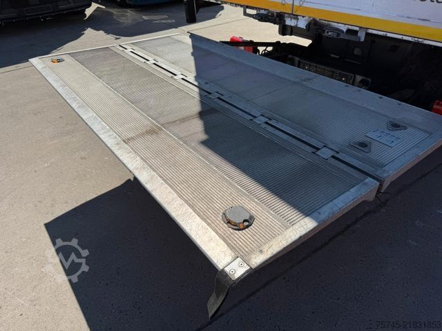 Flatbed truck with tarp MERCEDES-BENZ ATEGO 818 *  * LBW * AUTOMATIK * 8.600 KG *