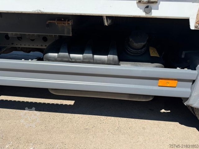 Flatbed truck with tarp MERCEDES-BENZ ATEGO 818 *  * LBW * AUTOMATIK * 8.600 KG *