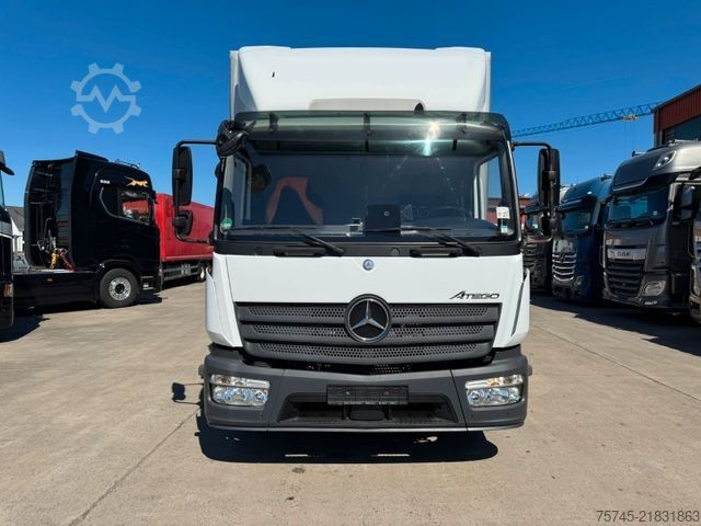 Flatbed truck with tarp MERCEDES-BENZ ATEGO 818 *  * LBW * AUTOMATIK * 8.600 KG *