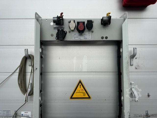 Auflieger mit Pritsche & Plane SCHMITZ CARGOBULL SCB*S3T *  STANDART * LIFTACHSE * HUBDACH *