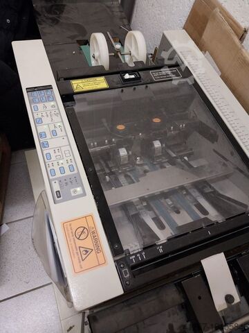 Zusammentragmaschine Duplo DC 8000 S