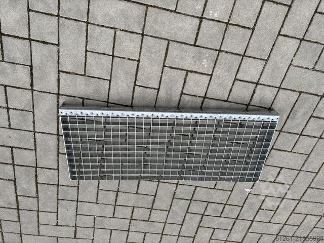 Metal step Treppenstufe verzinkt 900 x 370