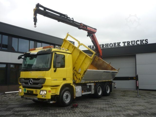 Kipper mit Kran Mercedes-Benz Actros 2646 Euro 5 6x4 2 side tipper Palfinger ...