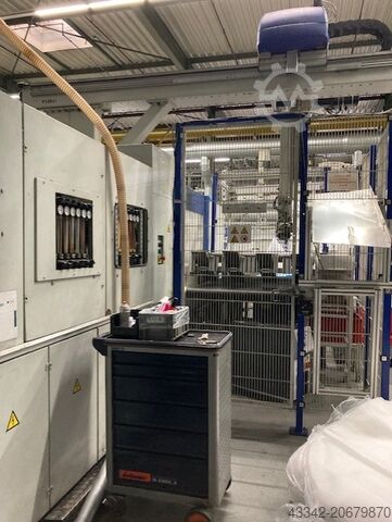 Spritzgießmaschine mit Roboter ENGEL e-motion 740/180KL