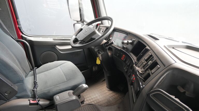 Hazardous substances Volvo FH 420 ADR Globetrotter with COMPRESSOR