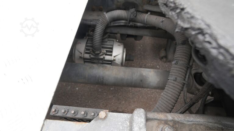Hazardous substances Volvo FH 420 ADR Globetrotter with COMPRESSOR