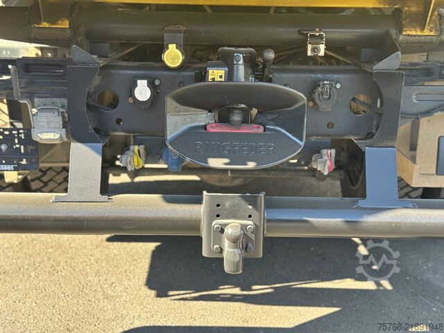Three-sided tipper truck MAN TGL 12.250 / 2 x AHK / 3 SITZER / AH-Hydraulik