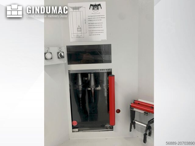 Universal-Bearbeitungszentrum HERMLE C 600-U + EROWA Robot easy automation