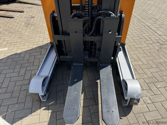 Reach Truck Still FM-X 14