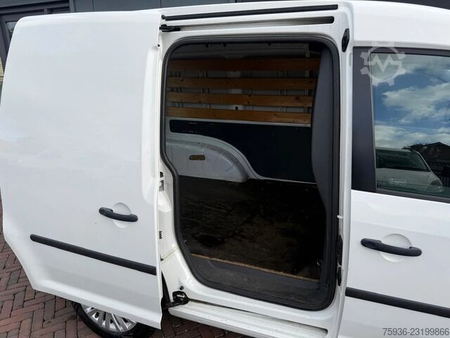 Volkswagen Caddy 1.6 TDI L1 Clima Cruise Dealer Onderhouden Half leer VW Caddy 1.6 TDI L1 Clima Cruise Dealer Onderhoude...