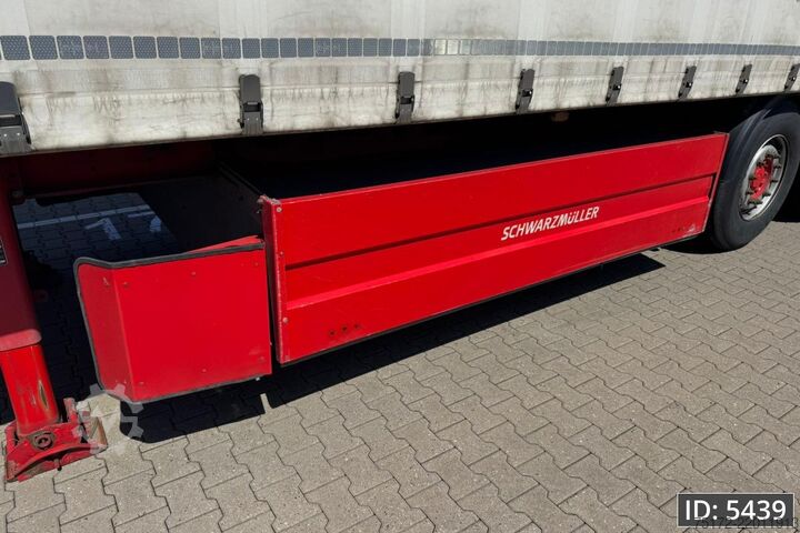 Sliding tarpaulins Schwarzmüller SPA 3/E / Taillift / Palletbox