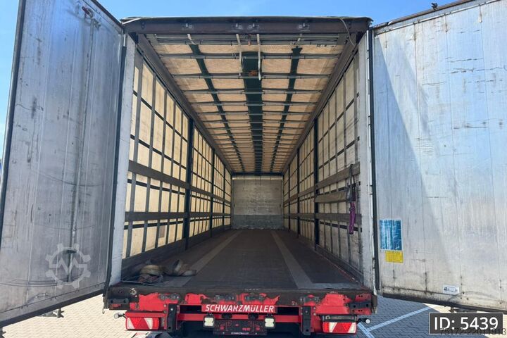 Sliding tarpaulins Schwarzmüller SPA 3/E / Taillift / Palletbox