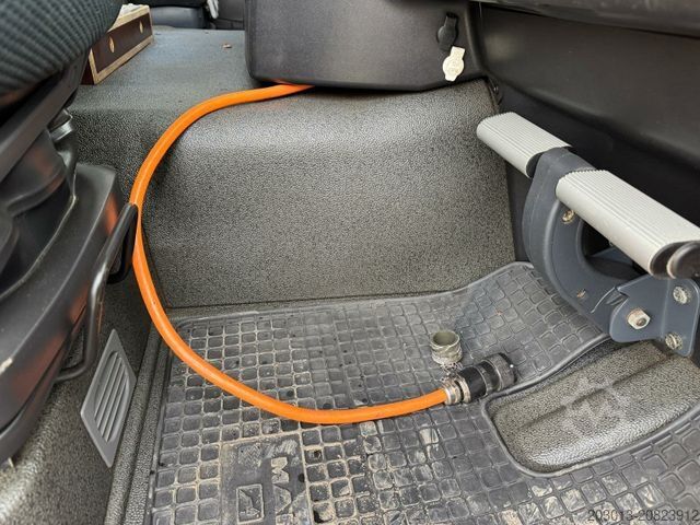 Truck mounted crane MAN TGS 18.360 4x4 Kipper Kran PALFINGER Winterd.