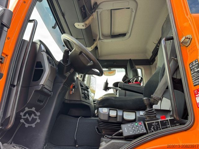 Tipper truck MAN TGS 18.360 4x4 Kipper Kran PALFINGER Winterd.