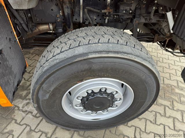 Tipper truck MAN TGS 18.360 4x4 Kipper Kran PALFINGER Winterd.