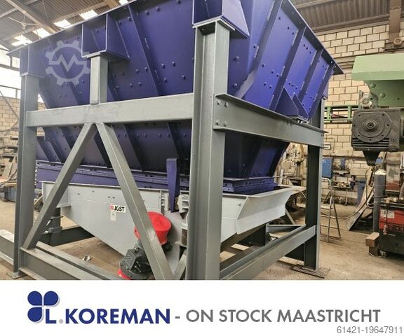 Jöst hopper with vibrating chute  