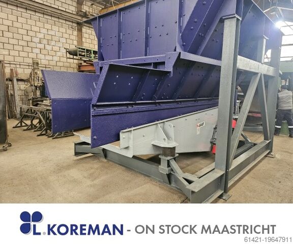 Jöst hopper with vibrating chute  