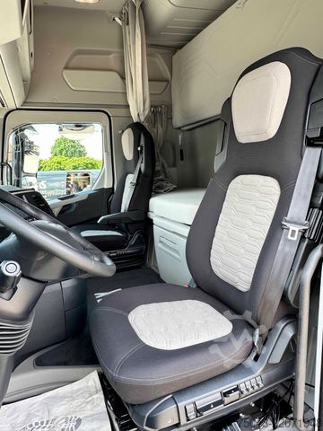Standard tractor unit FORD F-MAX 500 in Voll-Ausstattung, Kipphydr. MIETEN?