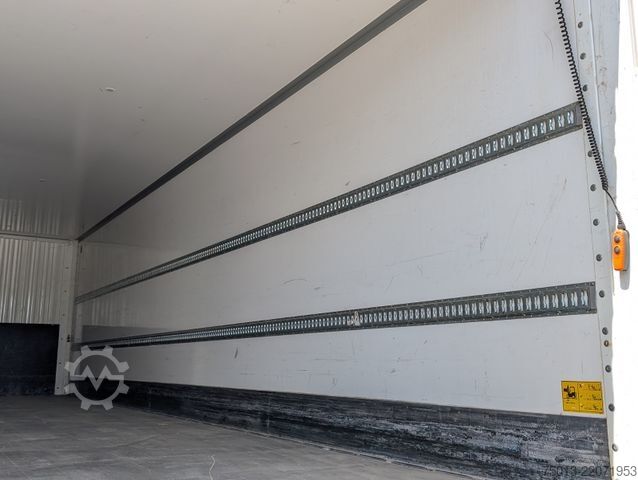 Box semitrailer KÄSSBOHRER City-Koffer mit LBW und Zwangslenkung
