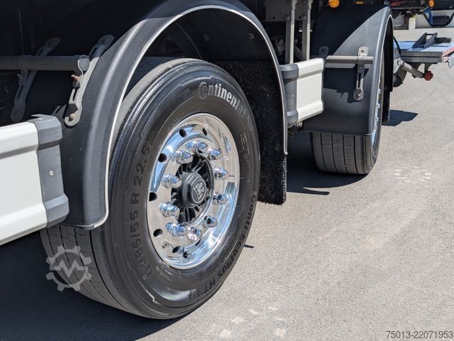Box semitrailer KÄSSBOHRER City-Koffer mit LBW und Zwangslenkung