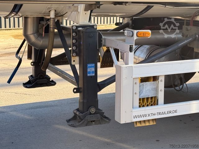 Tanker semitrailer KÄSSBOHRER AD-BLUE 28 cbm,Bartec Messanlage,Vogelsang Pumpe