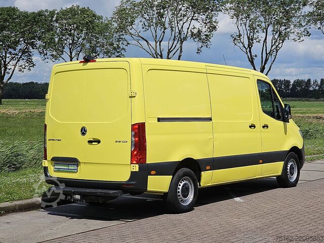 High-roof van MERCEDES-BENZ SPRINTER 314 L2H1 RWD Mbux AC!