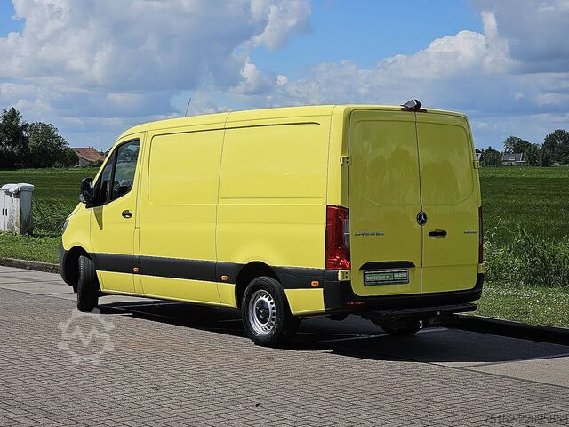High-roof van MERCEDES-BENZ SPRINTER 314 L2H1 RWD Mbux AC!