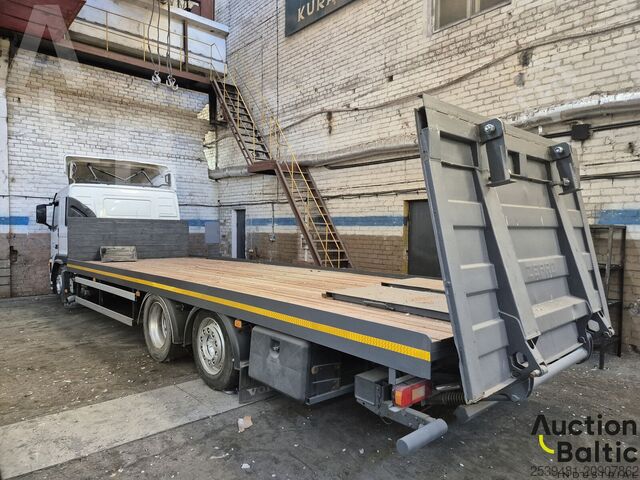 Flatbed Volvo FM380