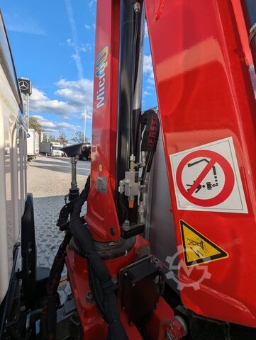 Truck-mounted crane van Fuso Canter 9C18 Fassi M40 Pritsche 4,5 m
