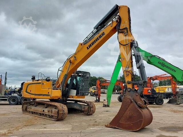 Crawler excavator Liebherr R 936 LC