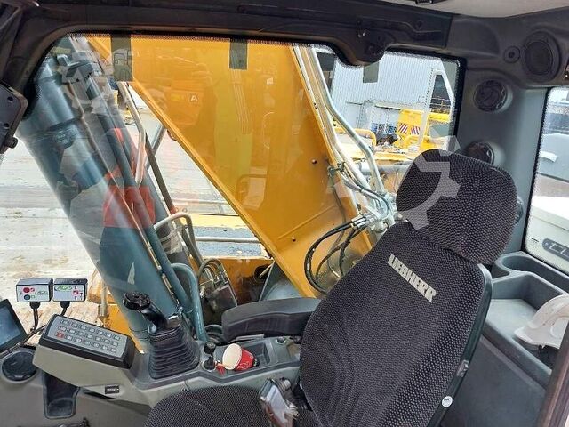 Crawler excavator Liebherr R 936 LC