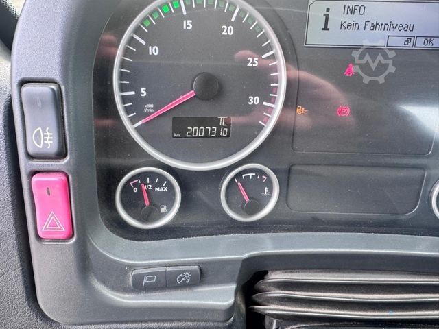 Tipper truck MAN TG-M 18.340 4x2  2-Achs Kipper Kran Funk nur 200