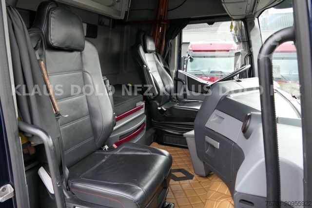 Standard tractor unit RENAULT T 520 Retarder 2-XL-Tank Standklima Sondermodell