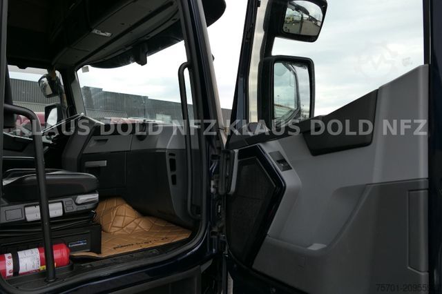 Standard tractor unit RENAULT T 520 Retarder 2-XL-Tank Standklima Sondermodell